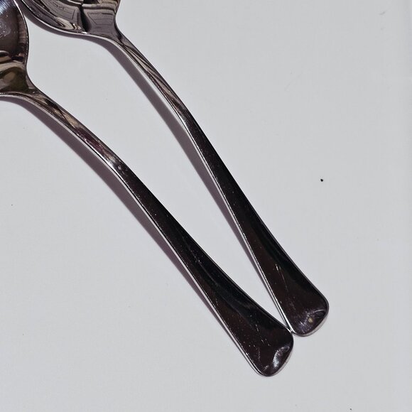 2 Oneida Distinction Serving Spoons 8" pierced stainless glossy 2000s vtg minima - Picture 2 of 9